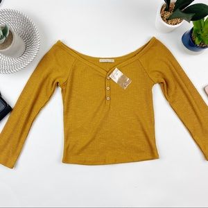 NWOT / ACTIVE USA Long Sleeve Crop Top Large